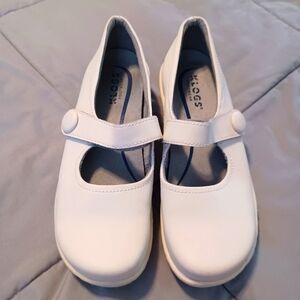 *2/$30* Klogs White Strappy Clogs Size 8